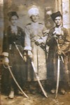 Андрей Афиногенович Кучерявский, прадед (в центре), Алексей Кучерявский, его сын, мой двоюродный дедушка (справа)