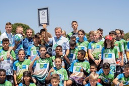 Международная детская социальная программа ПАО «Газпром» «Футбол для дружбы» получила титул GUINNESS WORLD RECORDS® в номинации «Самый многонациональный урок футбола на планете».