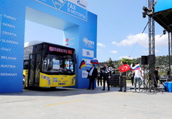 В мероприятии принимают участие более 20 легковых, грузовых и пассажирских транспортных средств, использующих в качестве топлива СПГ.