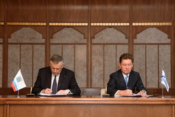 Губернатор Ленинградской области Александр Дрозденко и Председатель Правления ПАО «Газпром» Алексей Миллер во время подписания Договора о сотрудничестве.