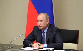 Владимир Путин во время телемоста с Алексеем Миллером