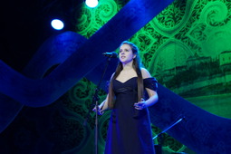На фестивале Даша исполнила вокальное произведение Георгия Свиридова "О, Родина, счастливый и неисходный час!"